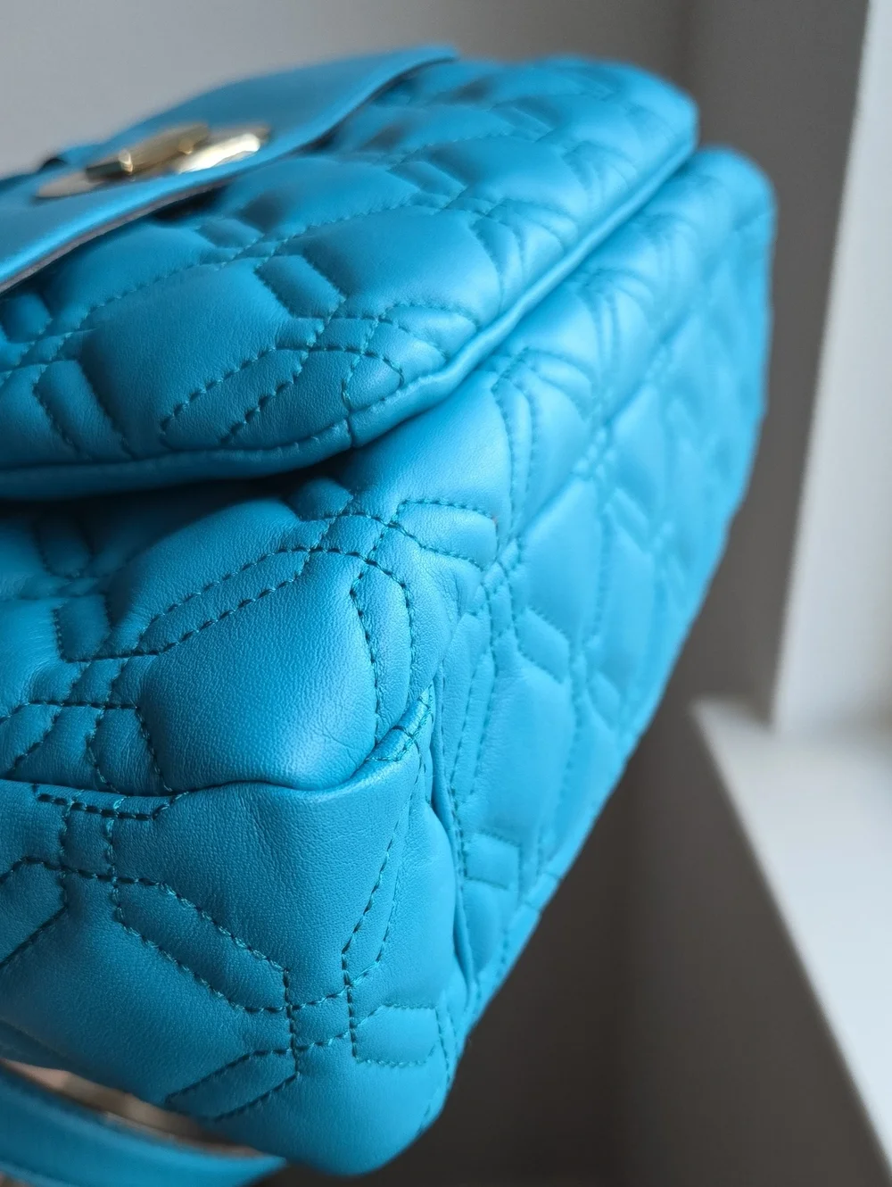 KATE SPADE New York ASTOR COURT LILA  Quilted leather East West shoulder bag